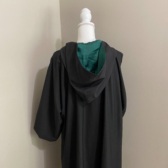 Regal School Robe – Green Lining – Inspired by Harry Potter |  Adult Medium - Picture 7 of 8